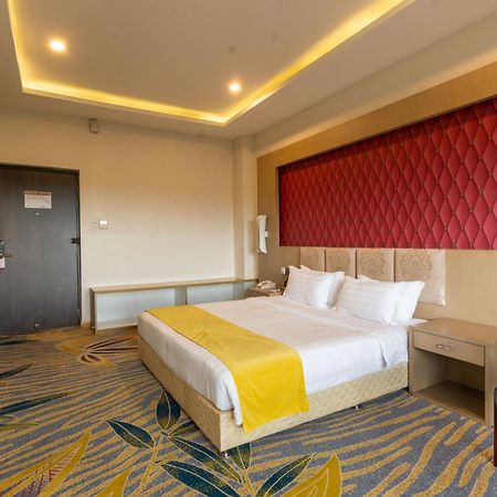 Hotel Mechi Crown Kakarvitta Buitenkant foto