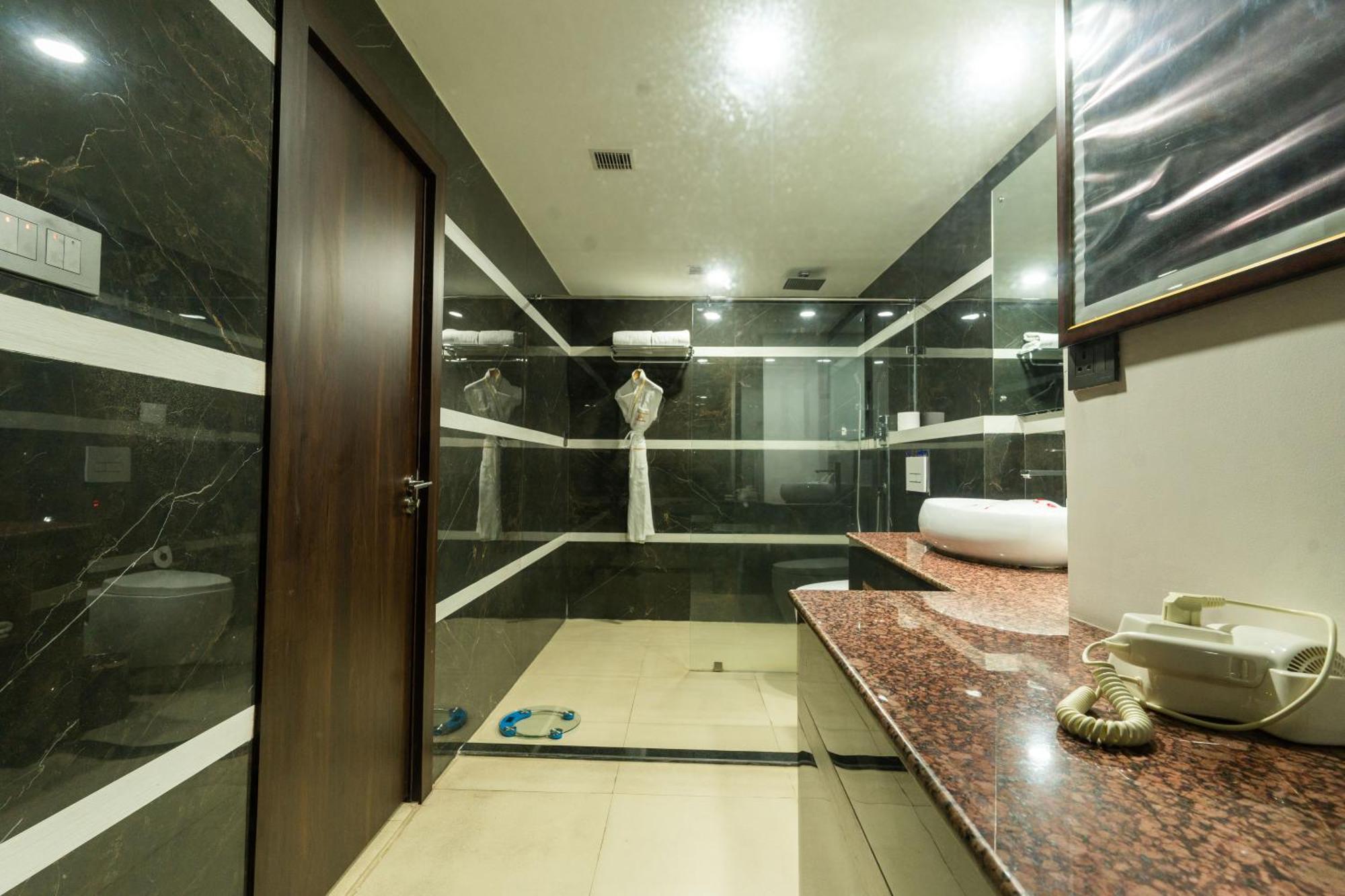 Hotel Mechi Crown Kakarvitta Buitenkant foto