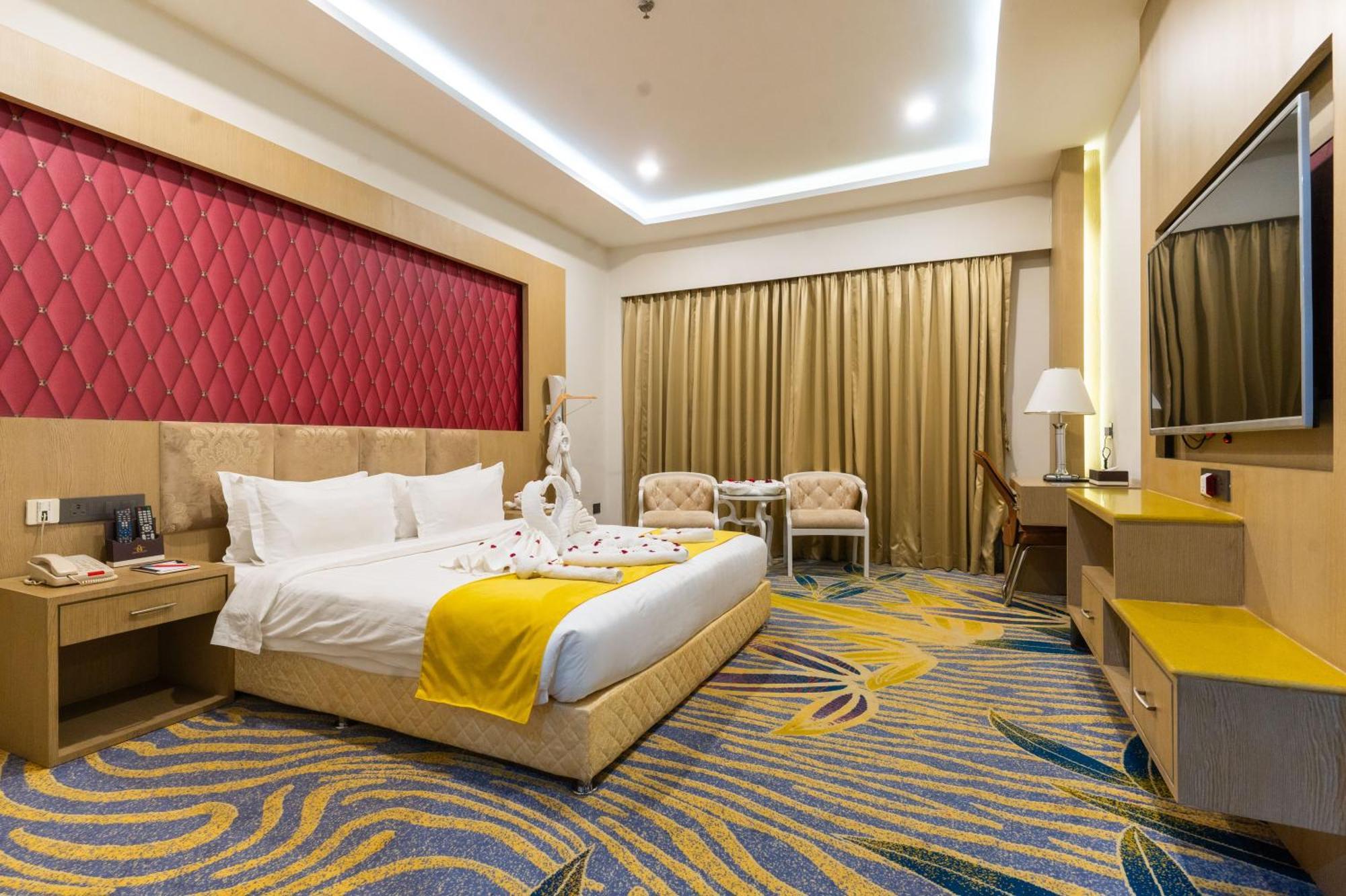Hotel Mechi Crown Kakarvitta Buitenkant foto